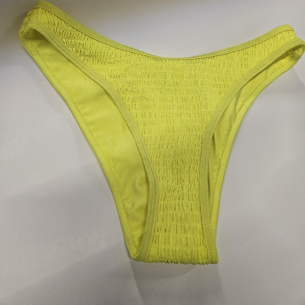 Kendall & Kylie neon Yellow bikini bottom size Xs